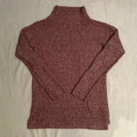 Old Navy Sweater - Picture 1 of 3